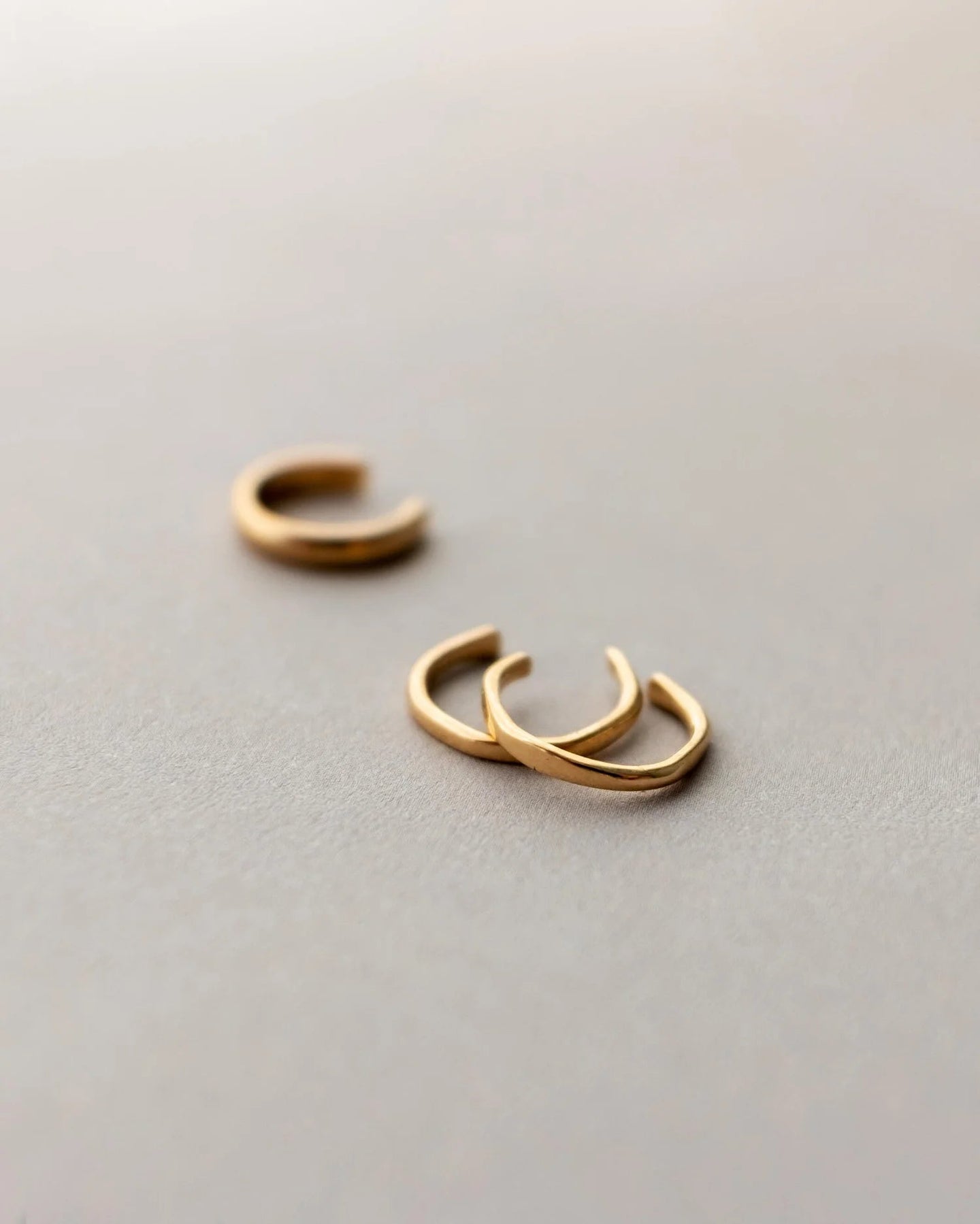 Skinny Ear Cuff - Solid Gold - Farmatuur